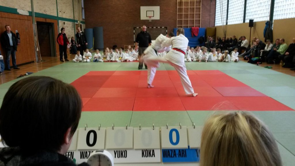 20181209-122126_c2000_2000